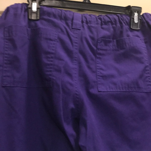 🔵Spread Good Cheer! Scrub bottom🔵 - Picture 4 of 5